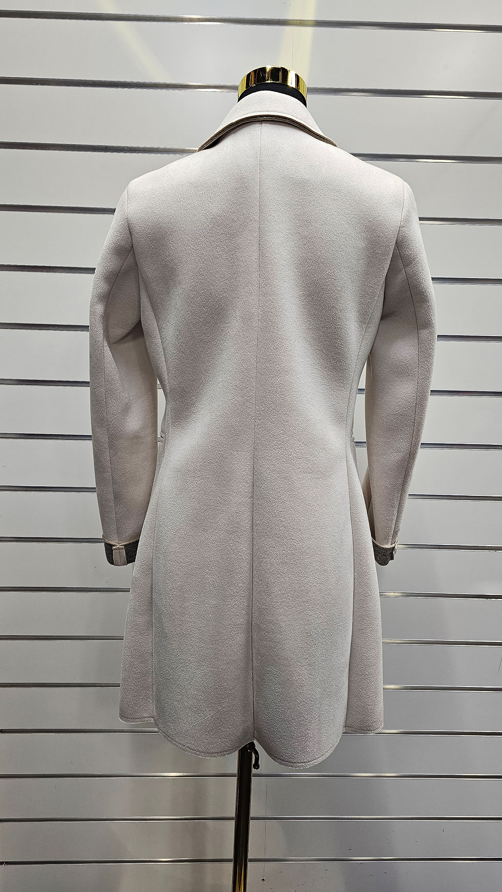 Thumbnail: Made In Italy Cream Coat With 1 Button - M