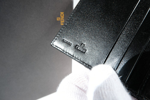 FENDI フェンディ ズッキーノ 三つ折り財布 ズッカ柄 3つ折り