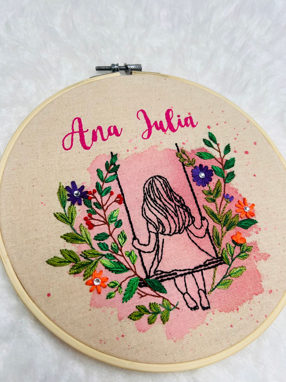 Miniatura: Bordado a mão menina no baloiço 