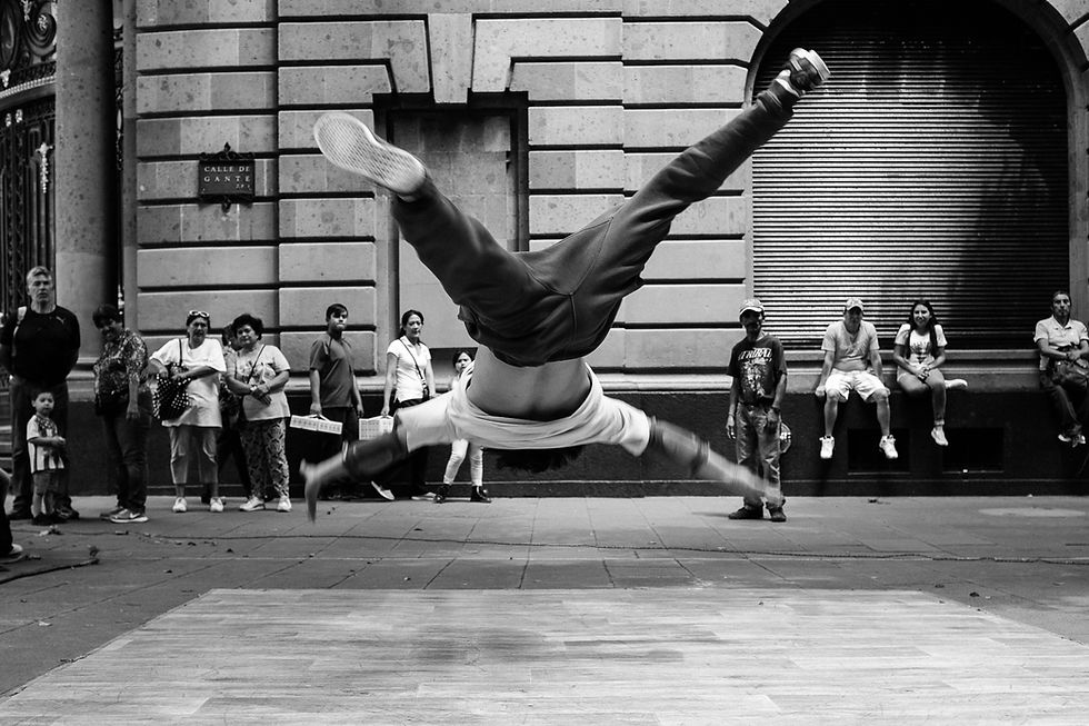 Street Break Dancer