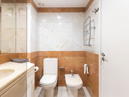 Castilho Bathroom (1).jpg