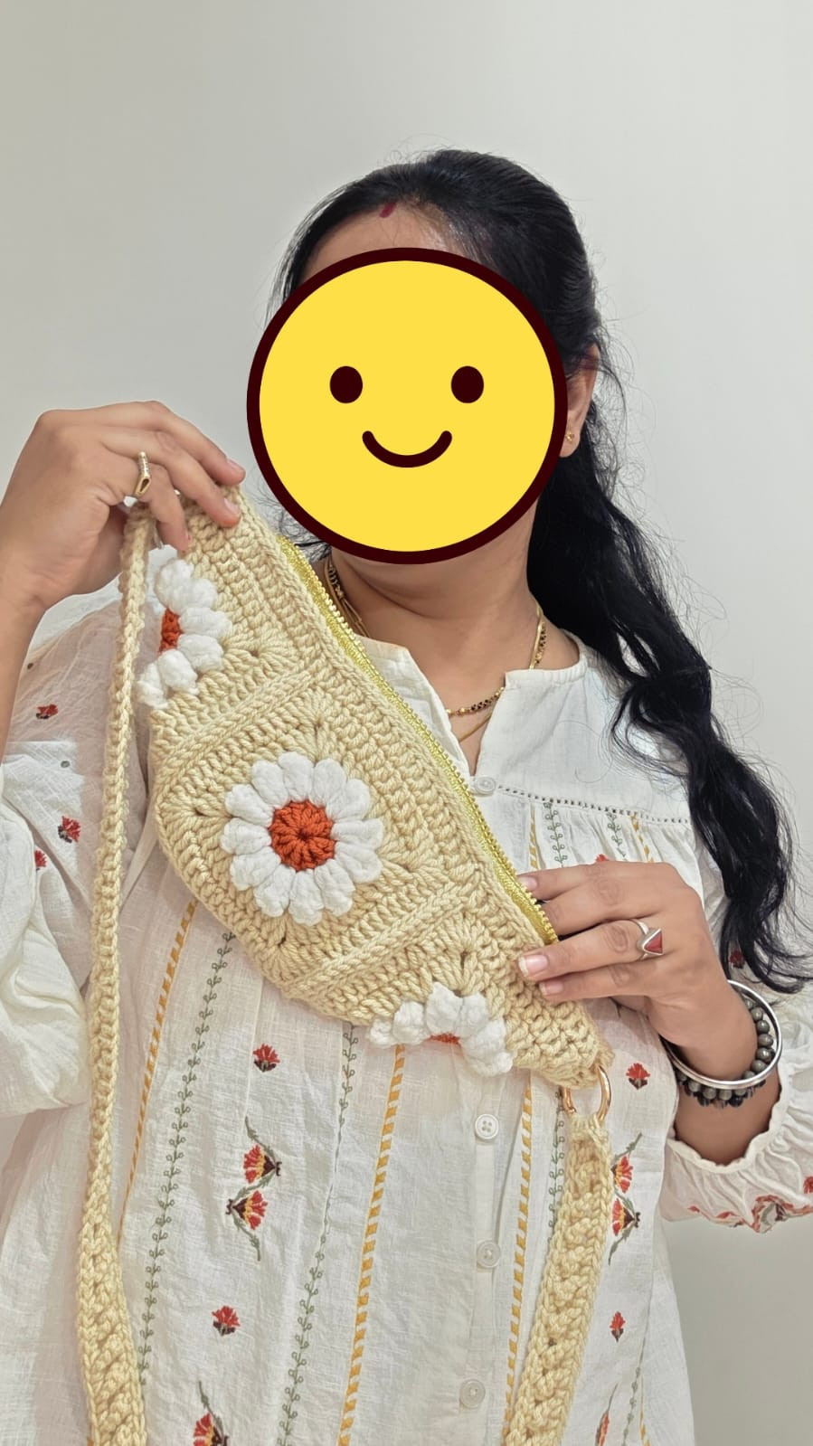Daisy Whisper Crochet Bag