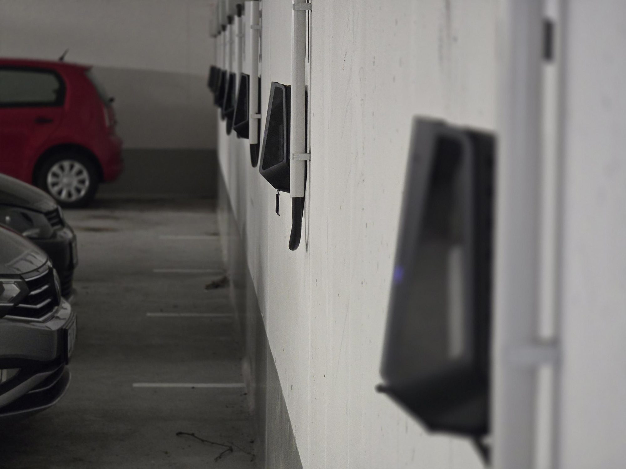 Wallboxen in einer Tiefgarage