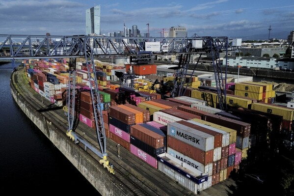 Euro Area and EU Trade Surpluses Shrink Sharply in June 2025
