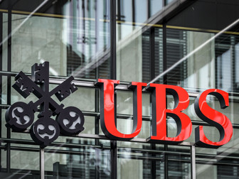 Former US bank adviser admits to embezzling €5.1 million ($5.8 million) to pay for extravagant gifts