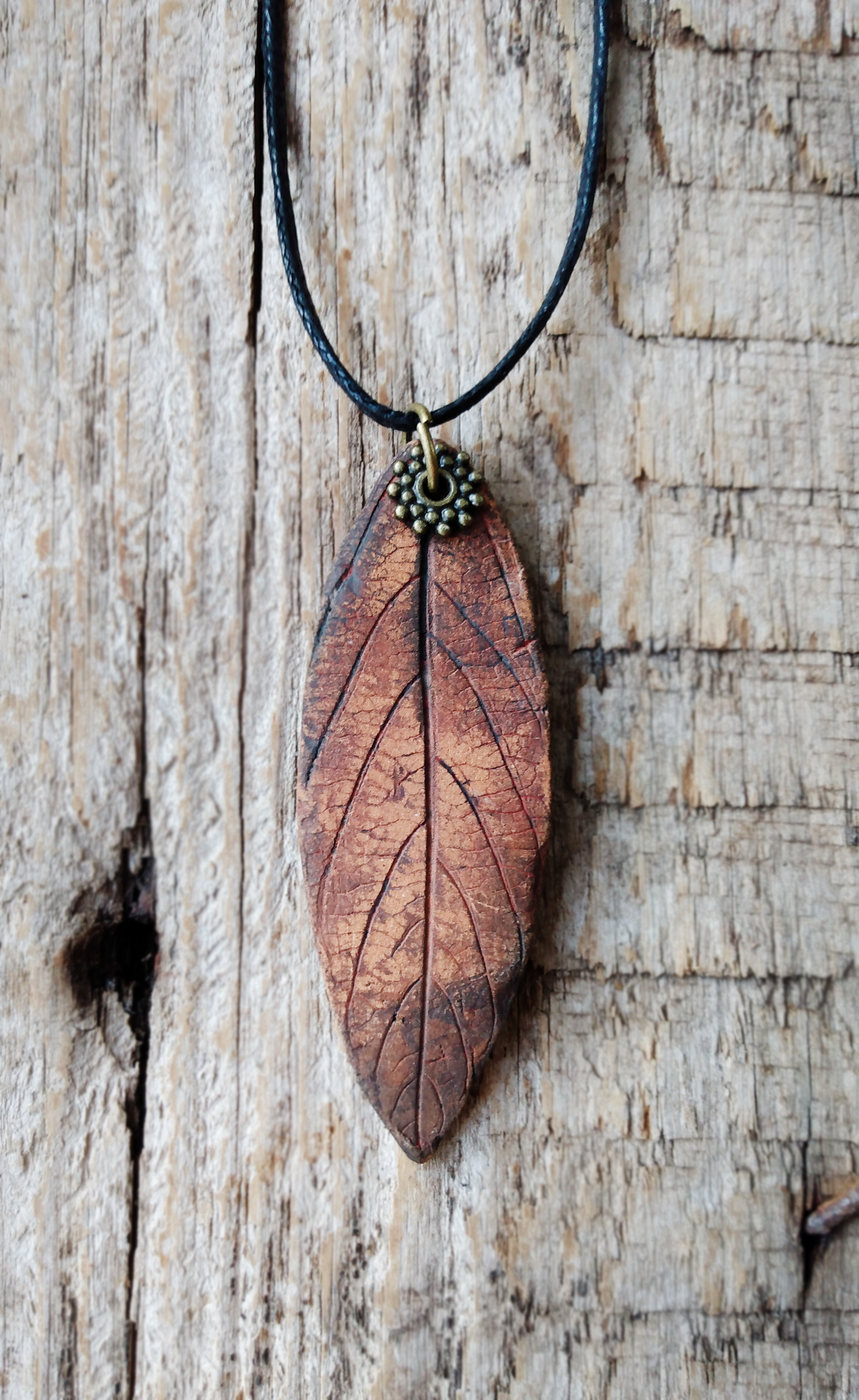 Leaf Pendant Necklace