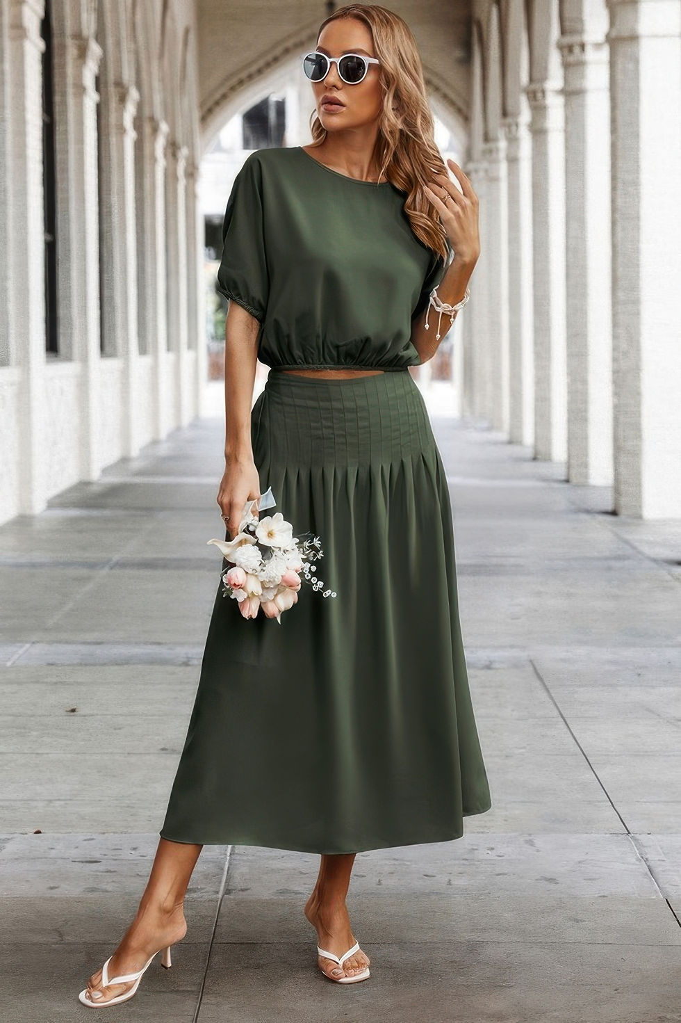 Thumbnail: Two Pieces Solid Color Loose Puff Sleeve Pleated Shirt