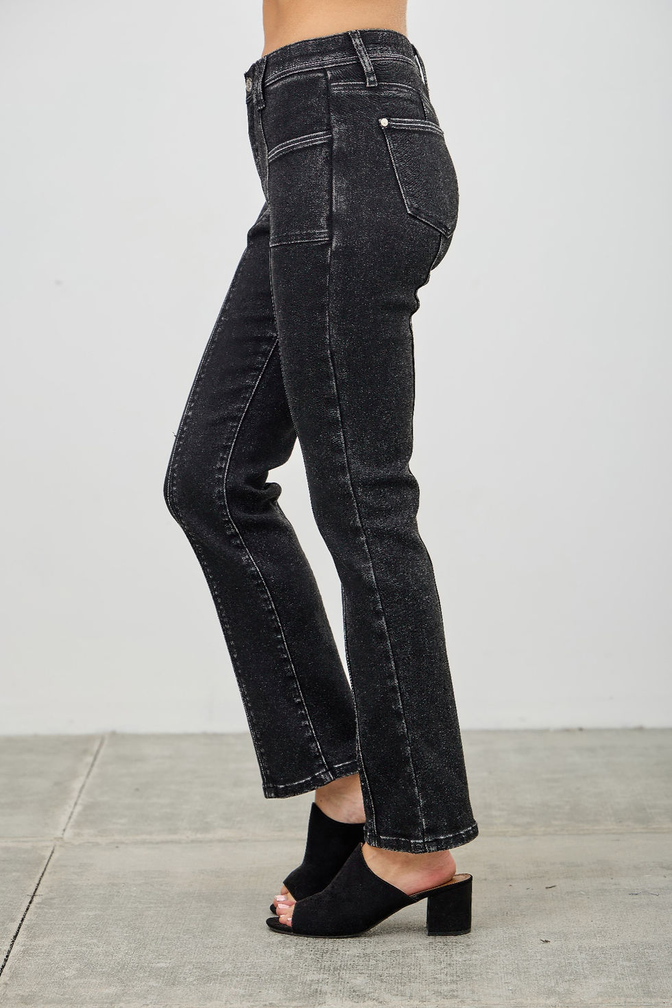 Thumbnail: Mid Rise Slim Straight In Black Acid    