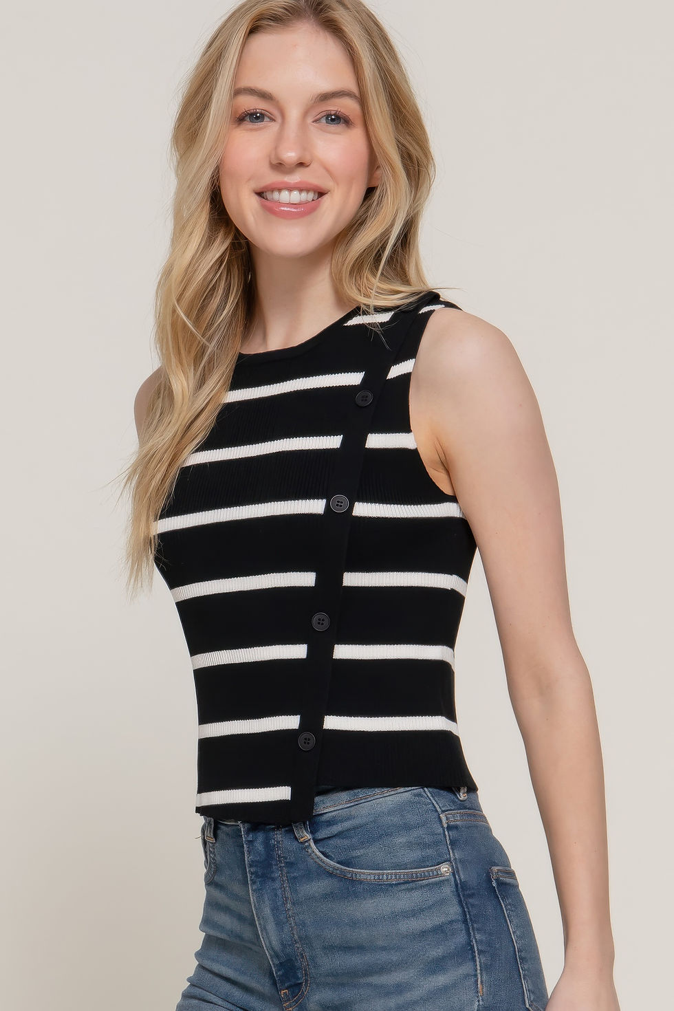 Thumbnail: Sleeveless Diagonal Shape Stripe Spring Sweater         