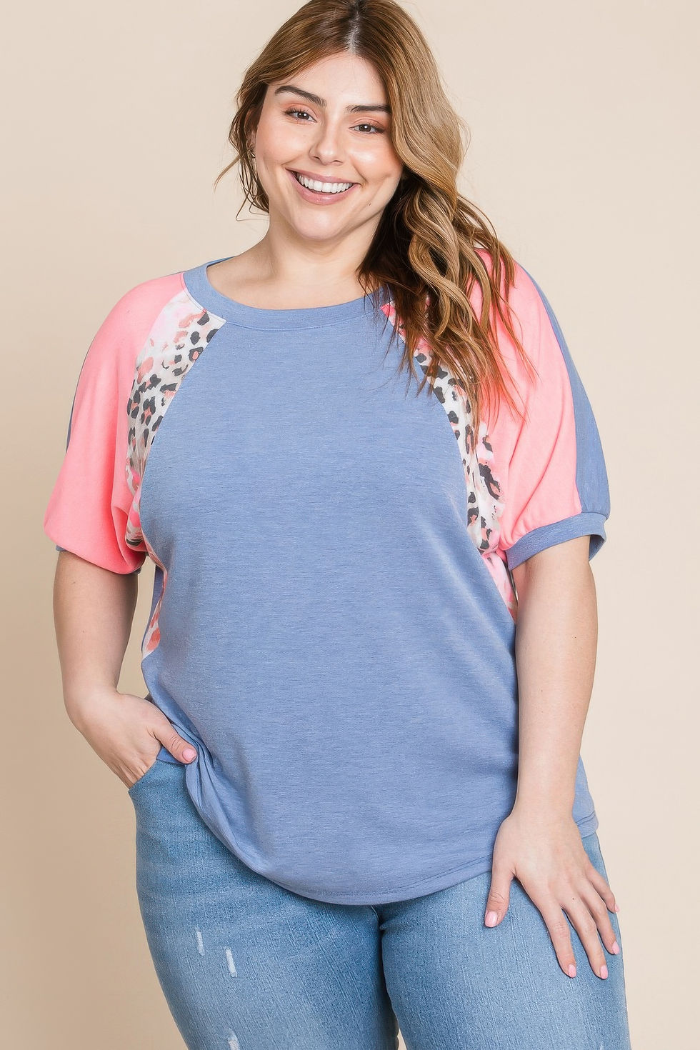 Thumbnail: Plus Size Neon Animal Print Contrast Casual Top