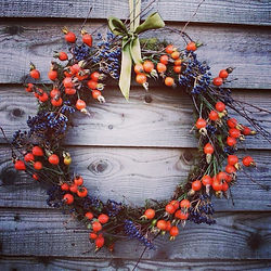 Gift to Gift Christmas Crafts Workshop | Handmade Holiday Gifts for Adults | Somers Legacy Wellness | Wreath with Red Berries