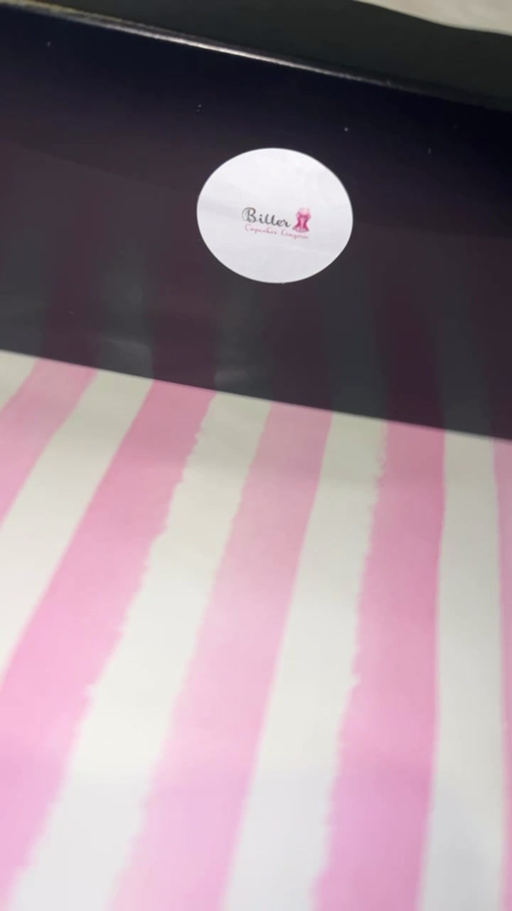 Thumbnail: BITTER CUPCAKES BOX