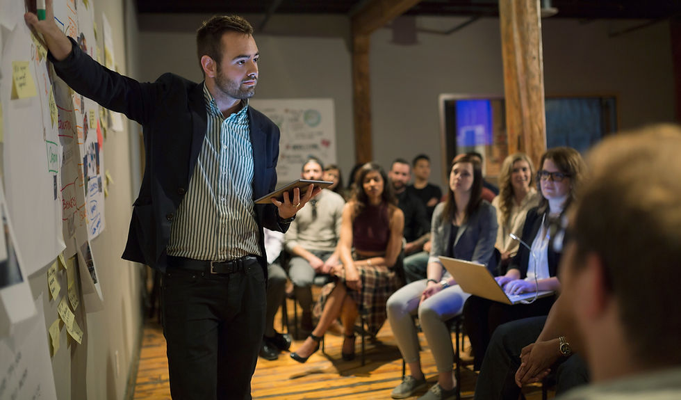 Menschen an einem Workshop
