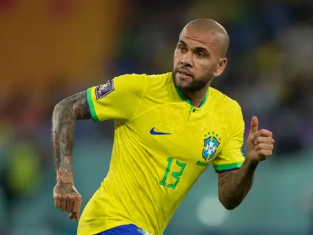 Daniel Alves é detido na Espanha por suspeita de agressão sexual