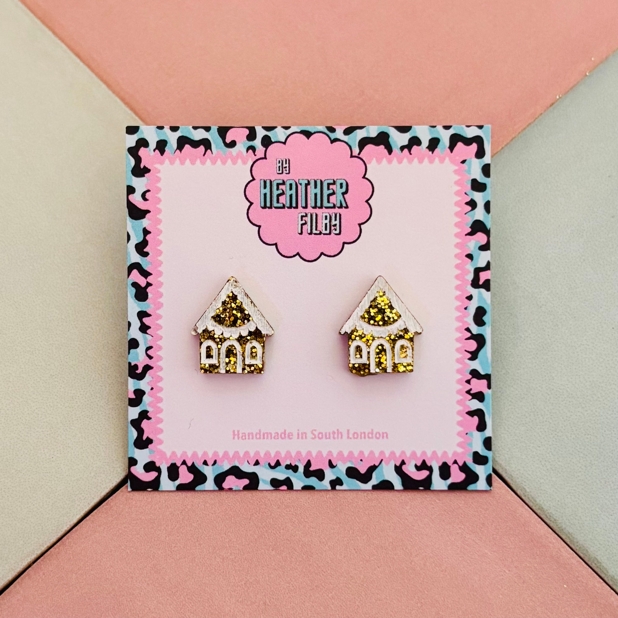 🫚 Gingerbread House Glitter Resin Studs