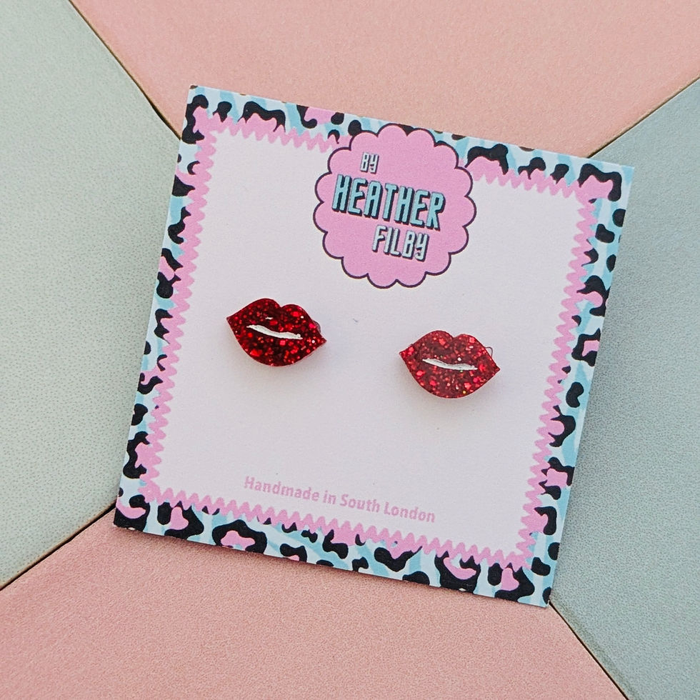 Thumbnail: Red lips studs
