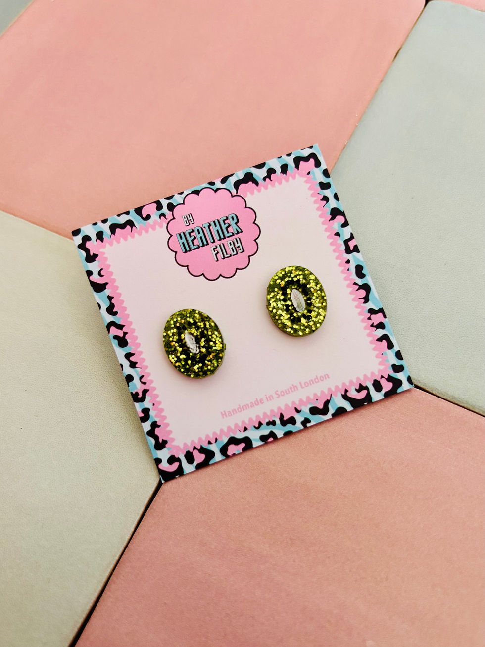 Thumbnail: 🥝 Kiwi Glitter Resin Studs