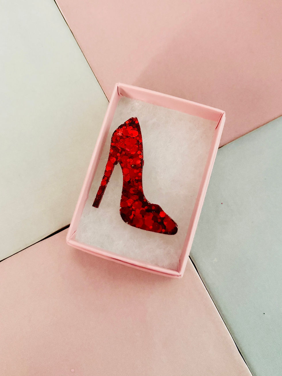 Thumbnail: 👠 Red High Heel Glitter Resin Brooch
