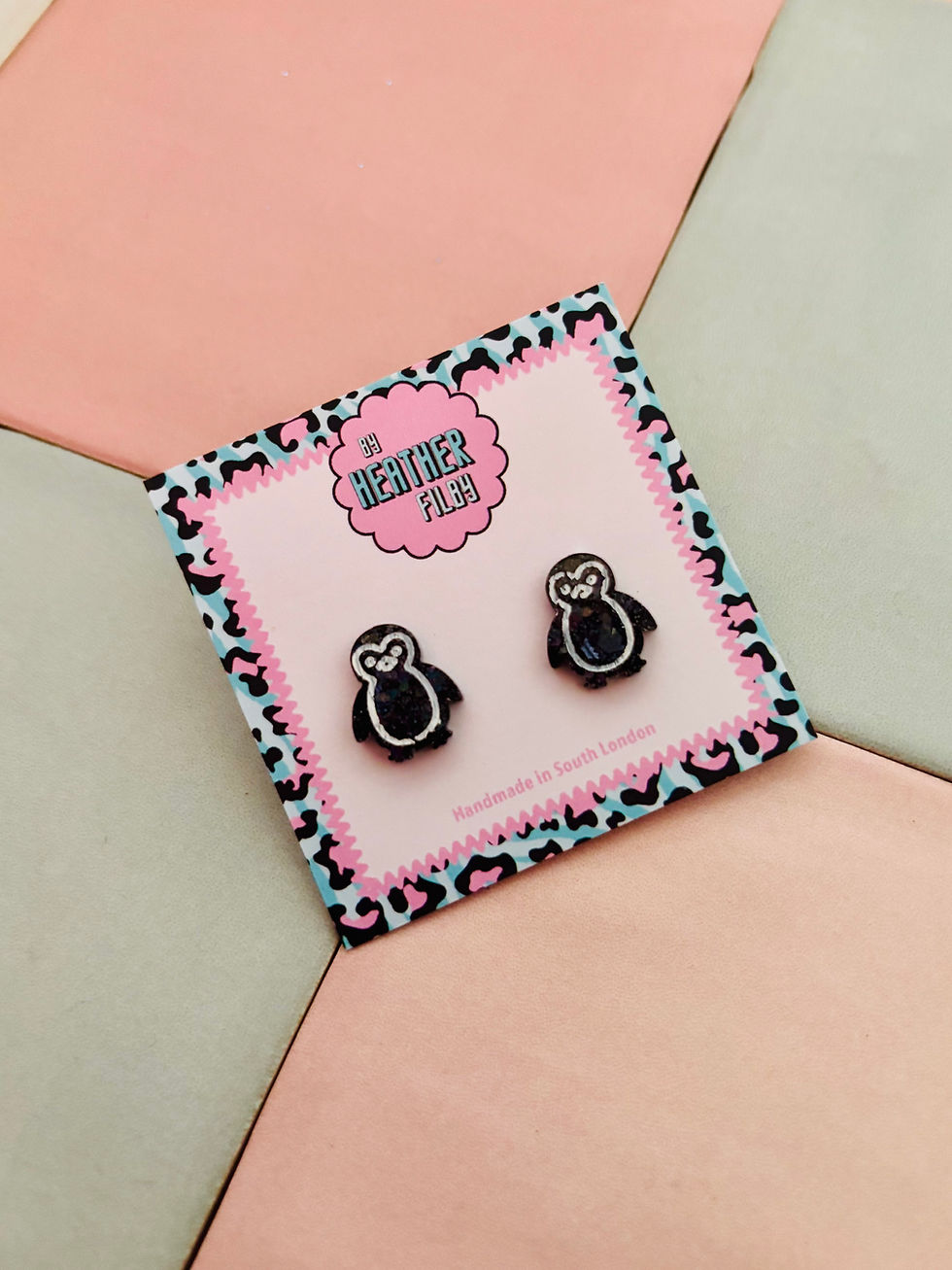 Thumbnail: 🐧 Penguin Glitter Resin Studs