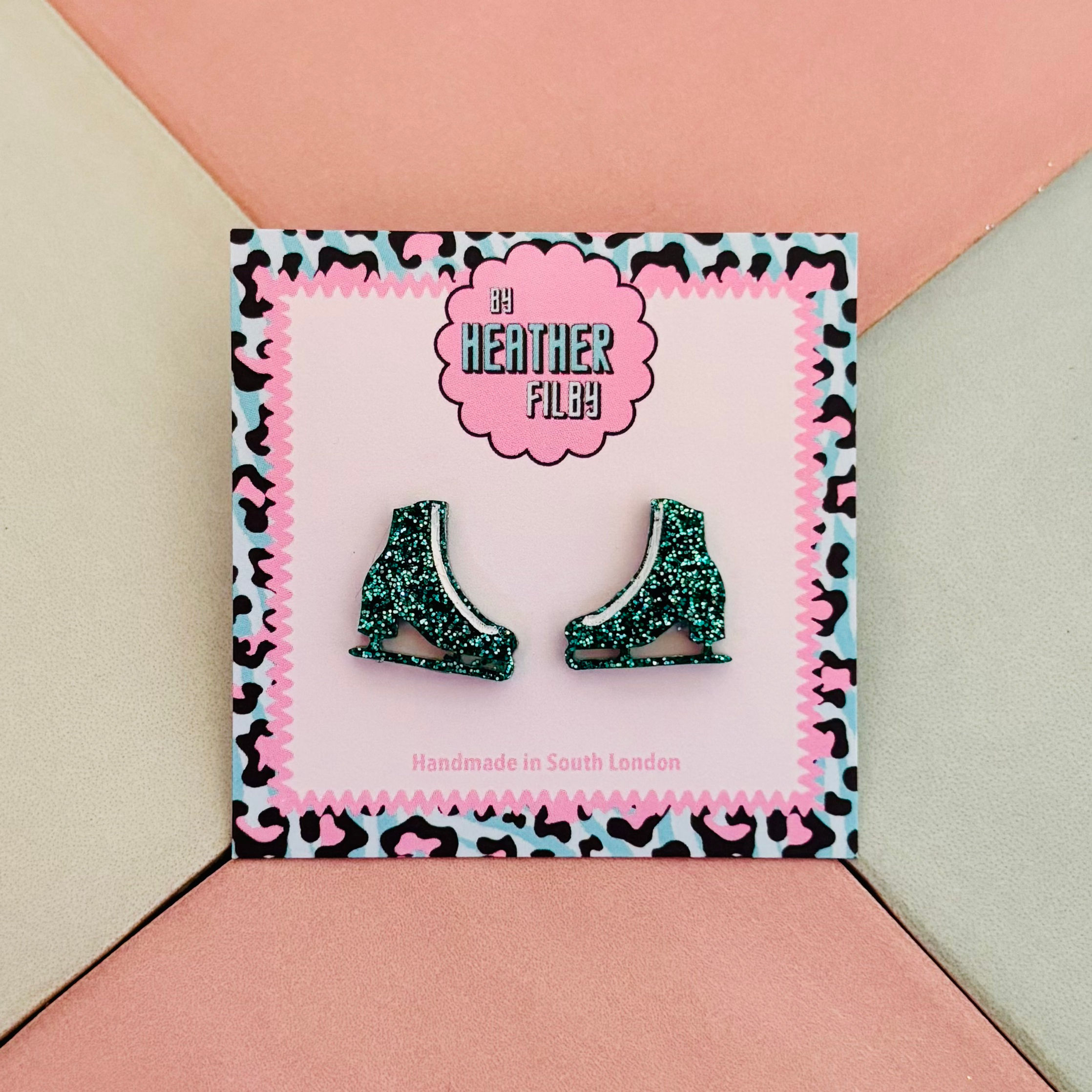 ⛸️ Ice Skate Glitter Resin Studs