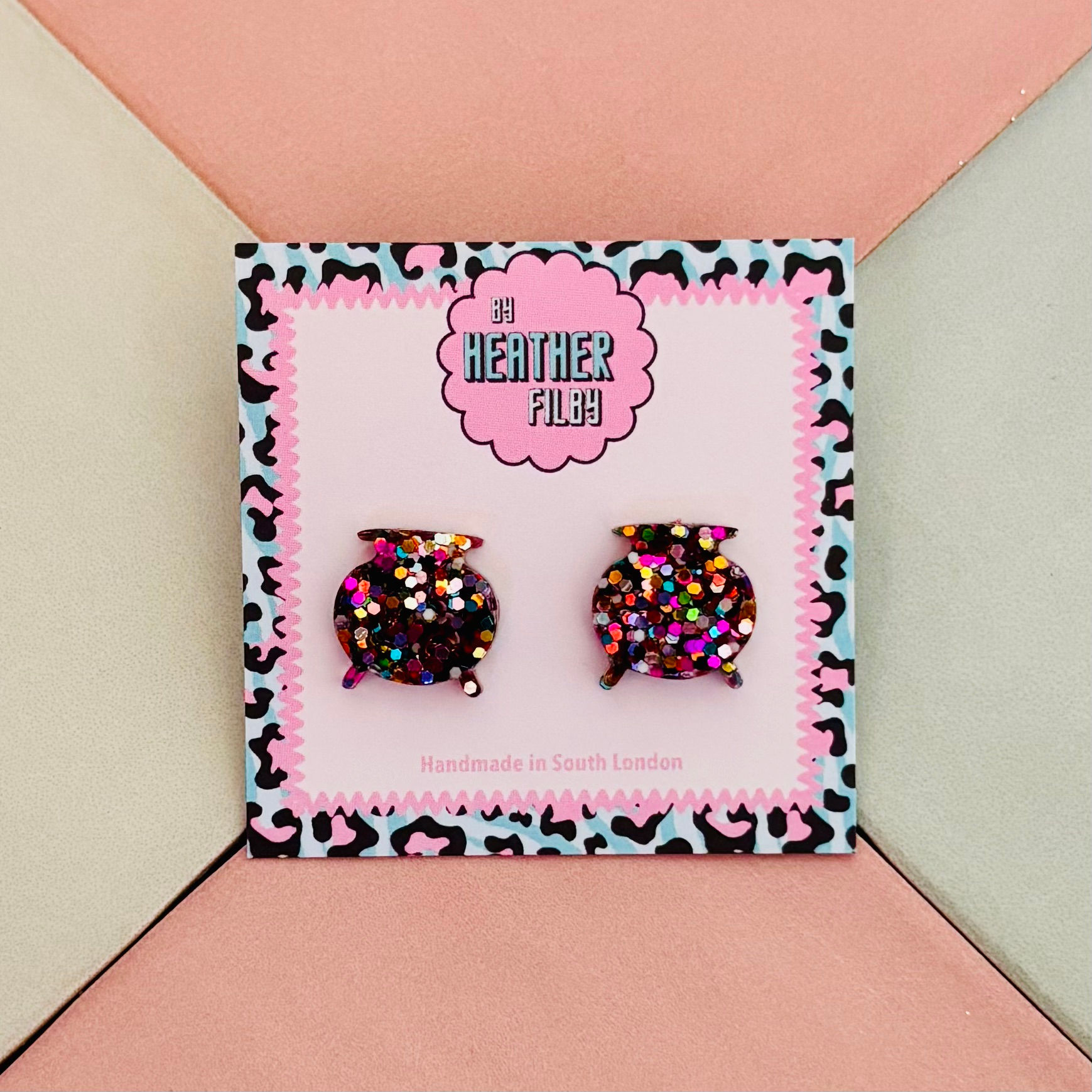 🪄 Cauldron Halloween Glitter Studs
