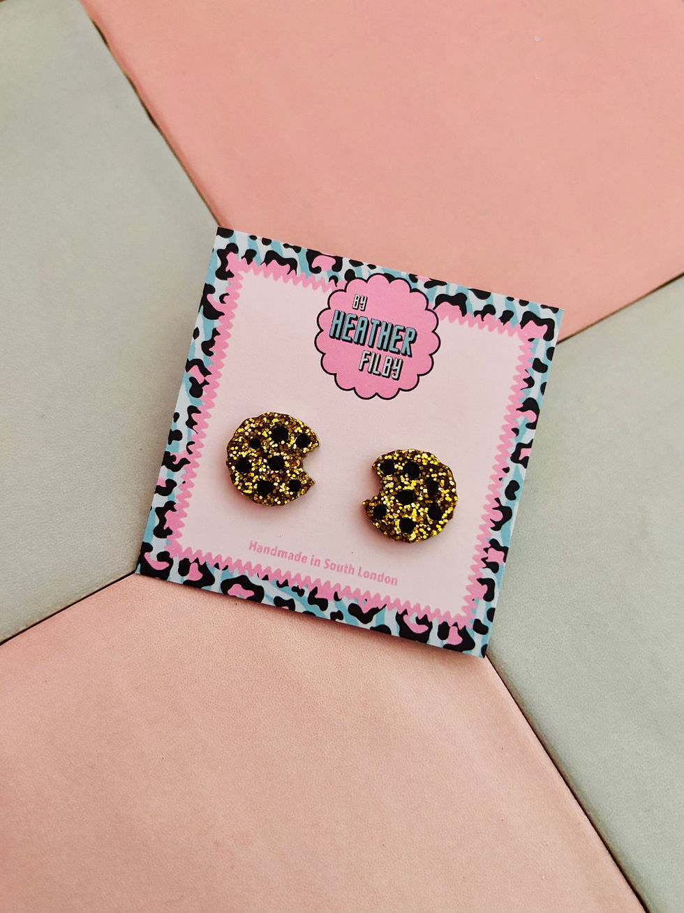 Thumbnail: 🍪 Cookie Glitter Resin Studs - BHF-ST0104