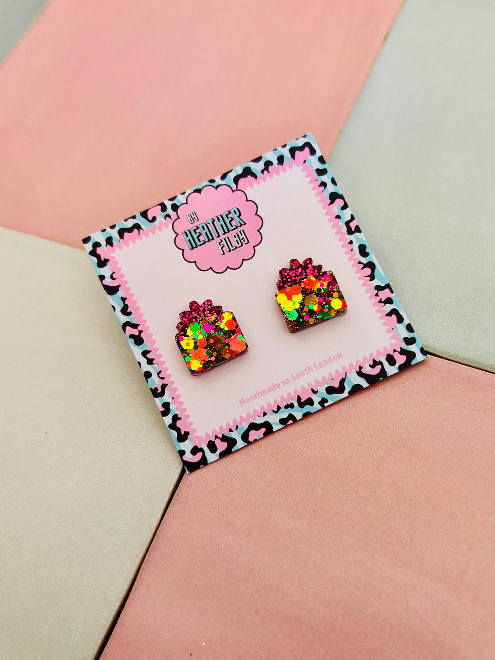 Thumbnail: 🎁 Pink & Gold Christmas Present Glitter Studs