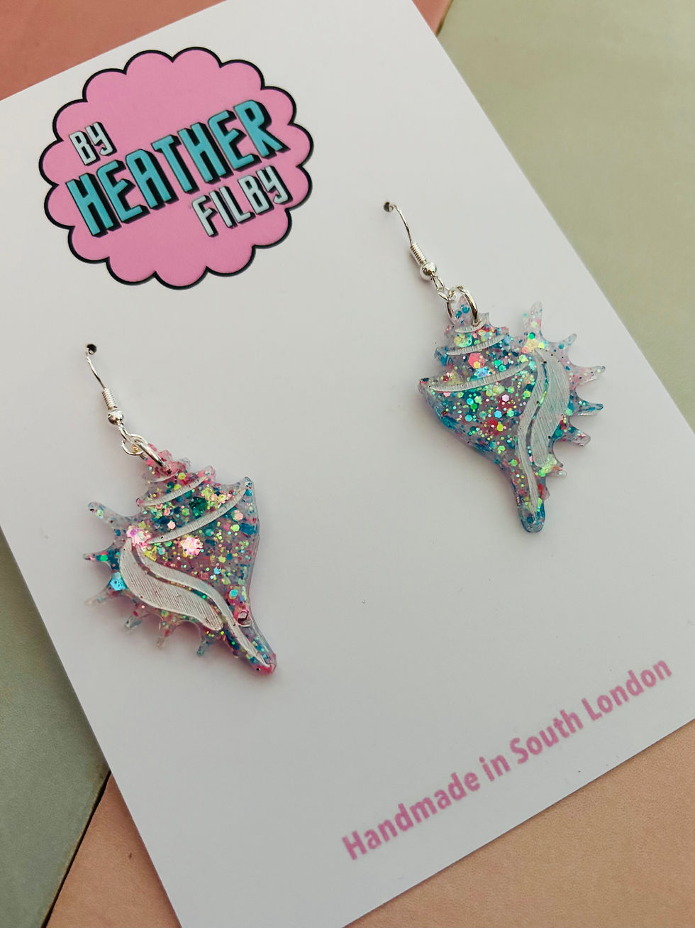 Thumbnail: 🐚 Conch Shell Glitter Earrings