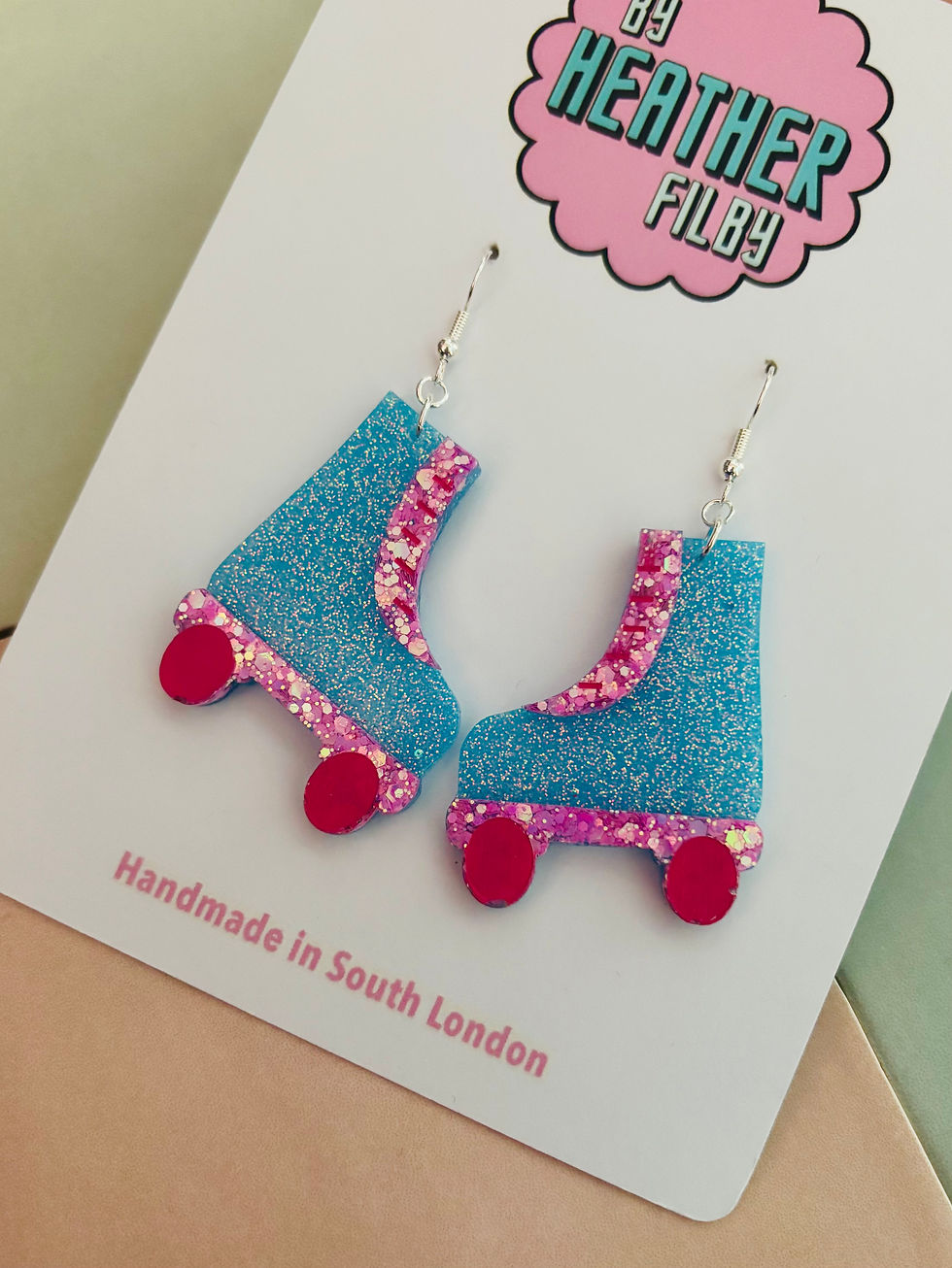 Thumbnail: 🛼 Blue and Pink Roller Skate Earrings - BHF-MIS063