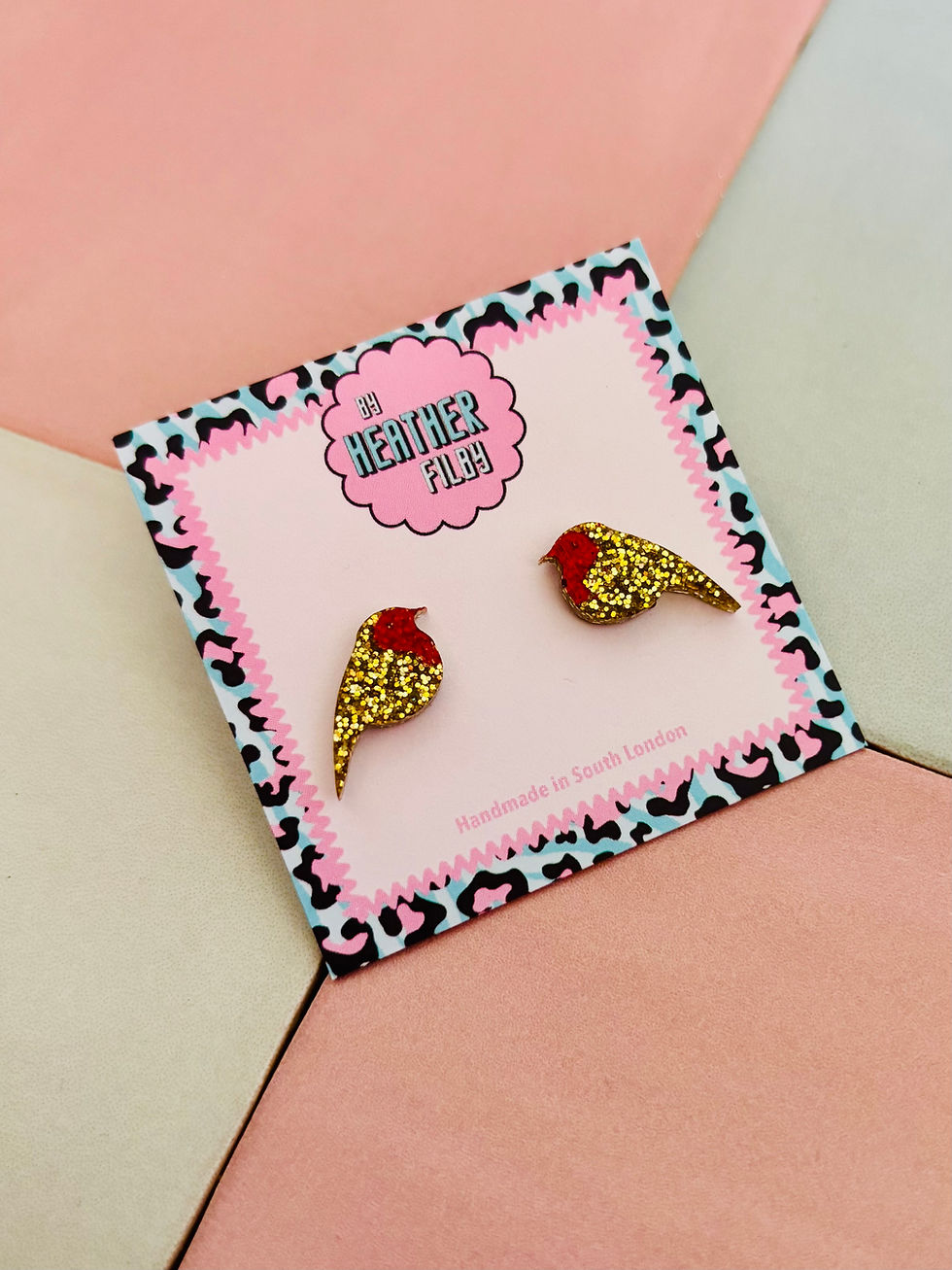 Thumbnail: 🌲Robin Glitter Resin Christmas Studs