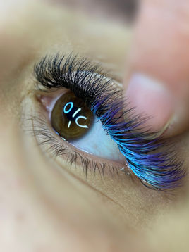 Värvilised volüüm ripsmepikendused