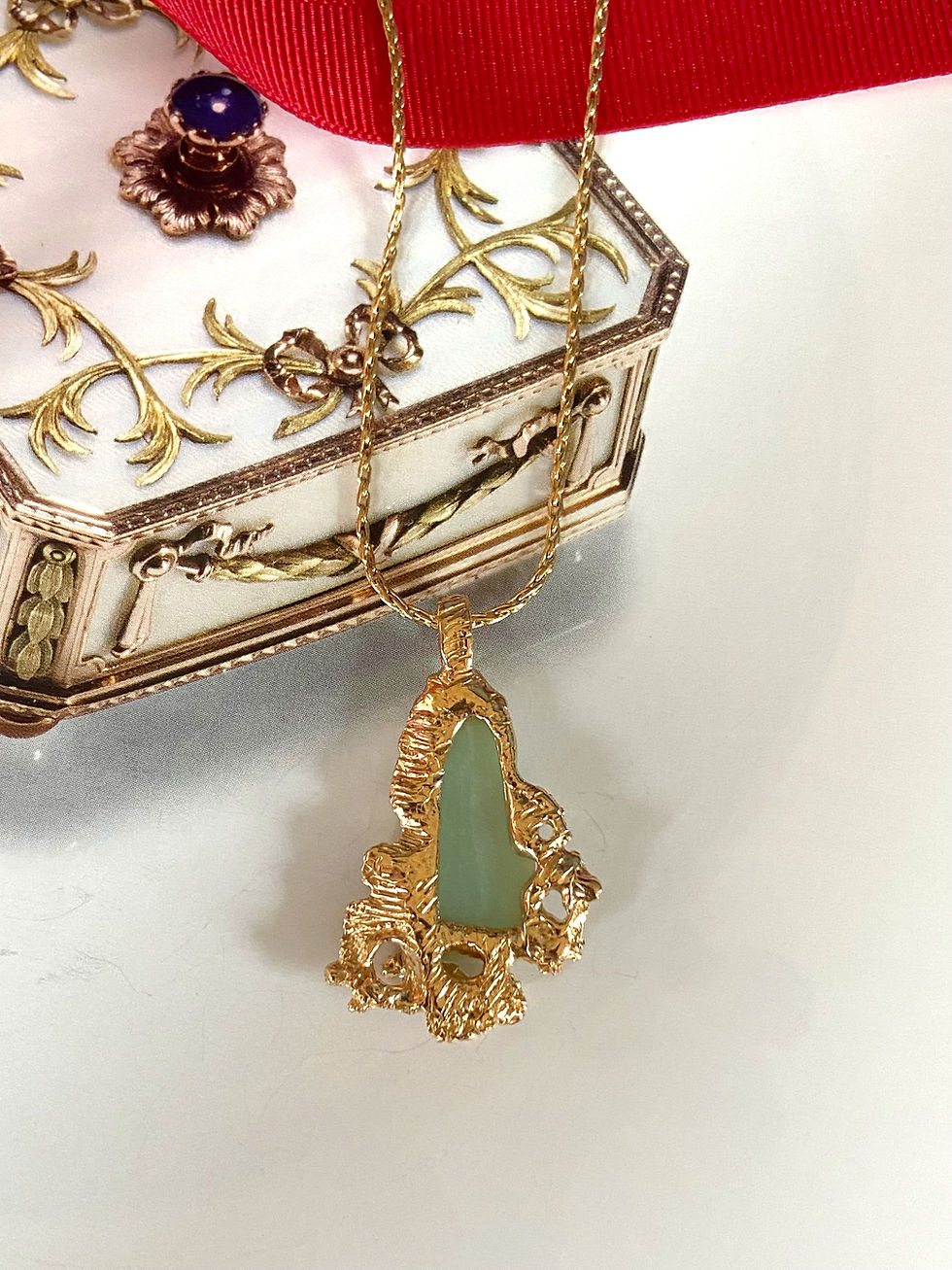 Thumbnail: Jade Antique Gold Pendant / Estate jewelry