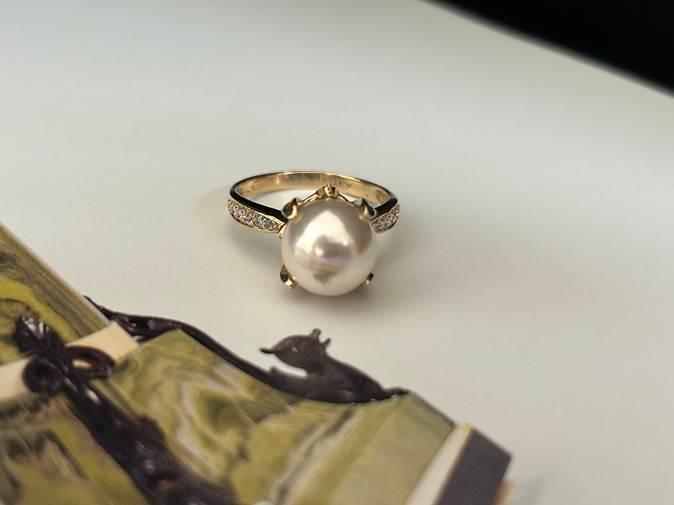 Thumbnail: Pearl Diamond Gold Ring / Estate Jewelry