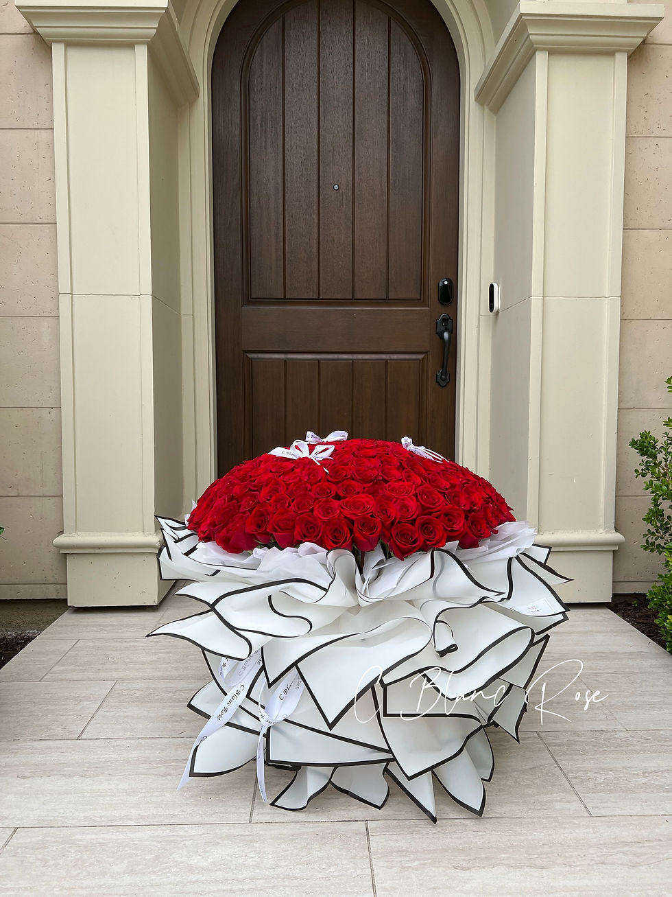 Thumbnail: White CHANEL Red Rose Bouquet (Large)