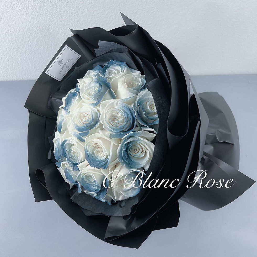 Thumbnail: Classic Malta Blue Rose Bouquet (Small)
