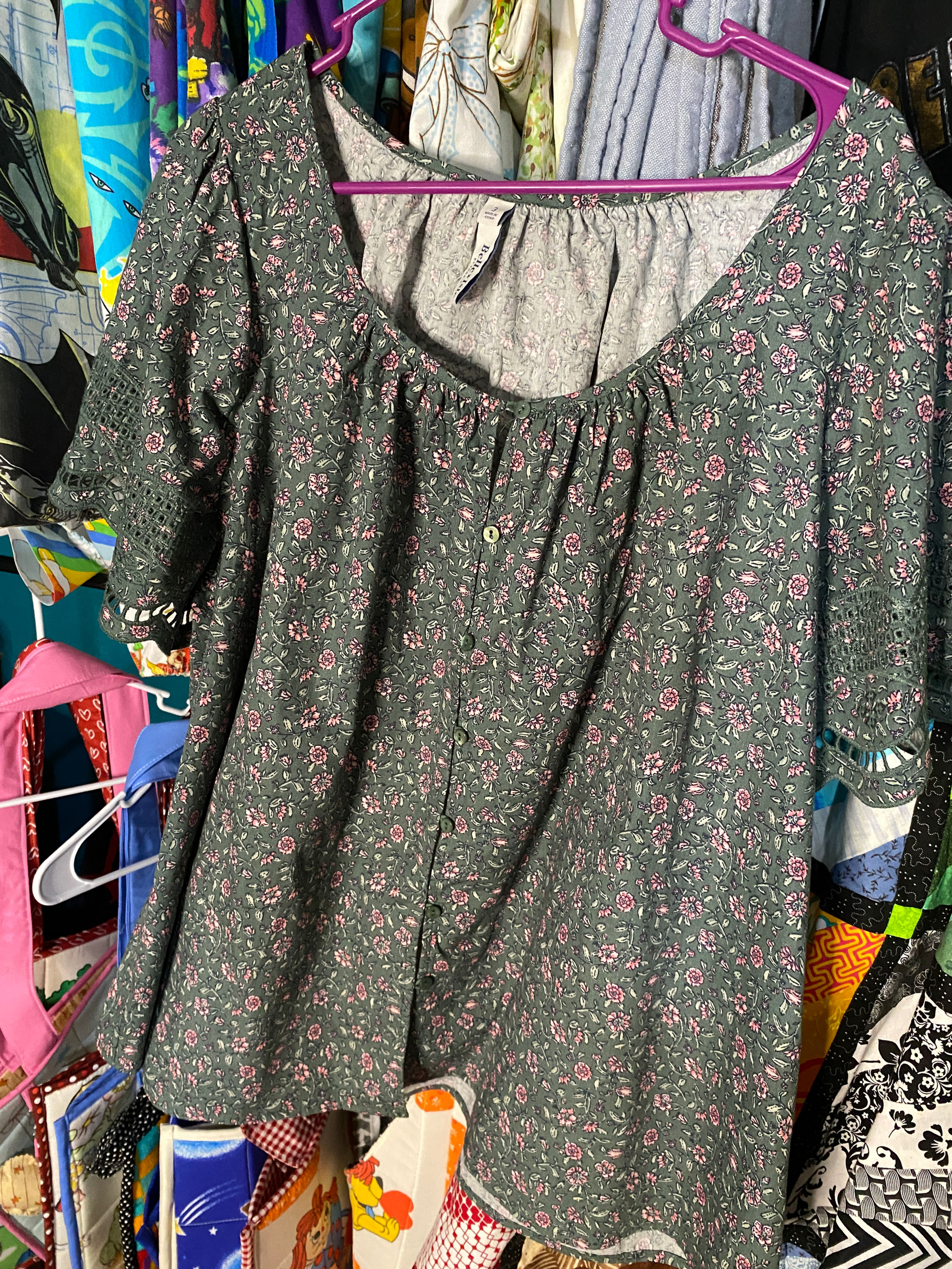 marked sz3 green/floral blouse