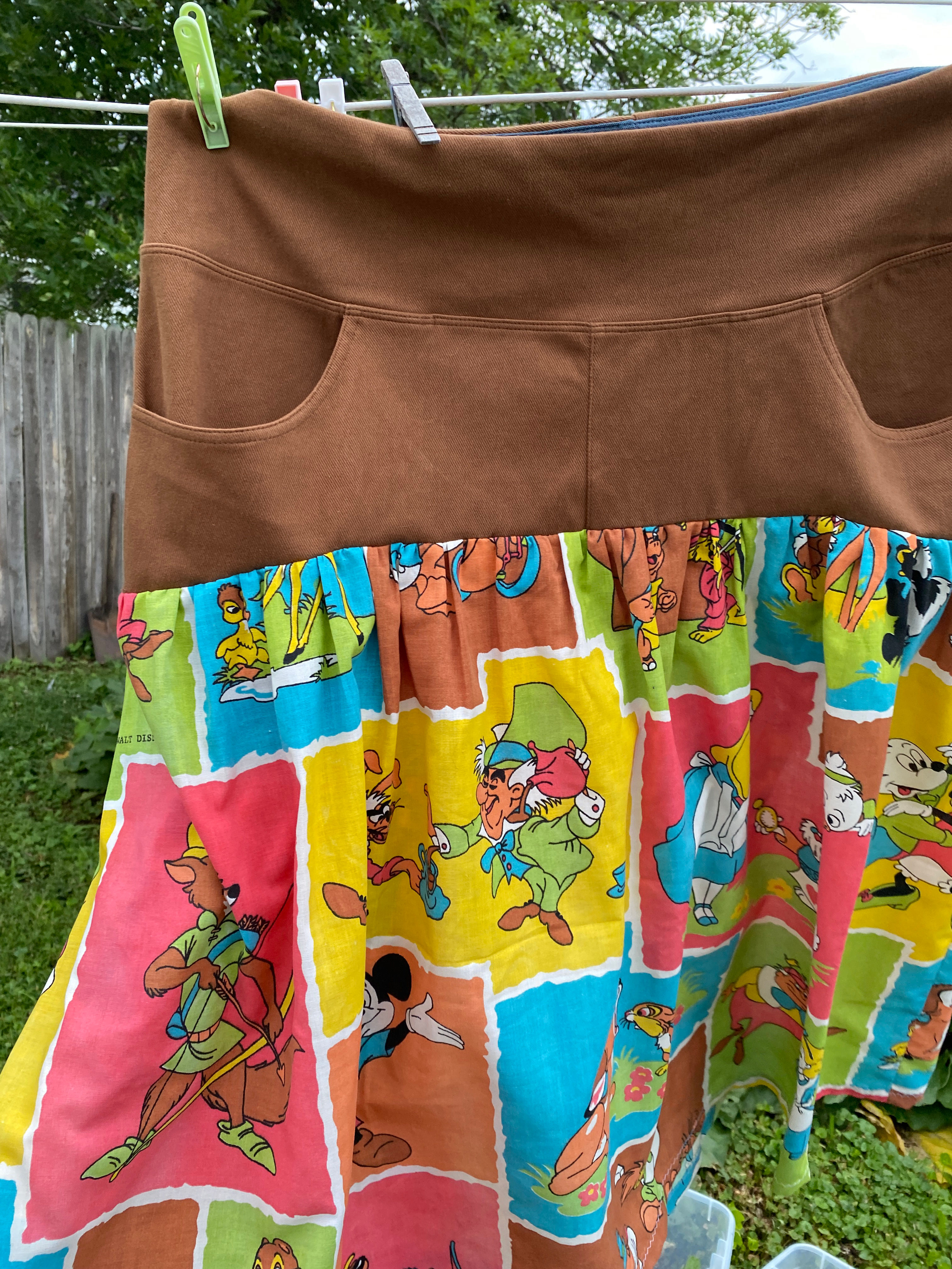 XL/2XL Vintage Disney Skirt