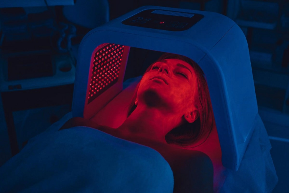 NIR & red light therapy panel emitting 660nm and 850nm wavelengths for skin, muscle, and cellular healing benefits