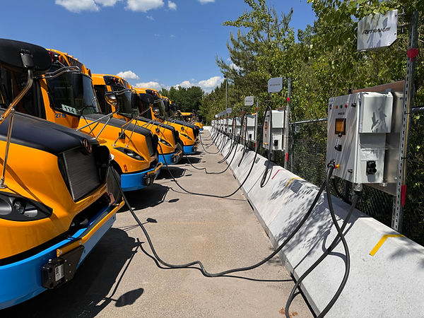 recharge de destination DC courant continu de flotte de véhicules utilitaires comme des autobus scolaires électriques
