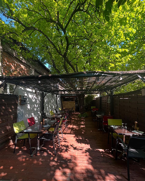 Le Patio à l'ombre du tilleul
