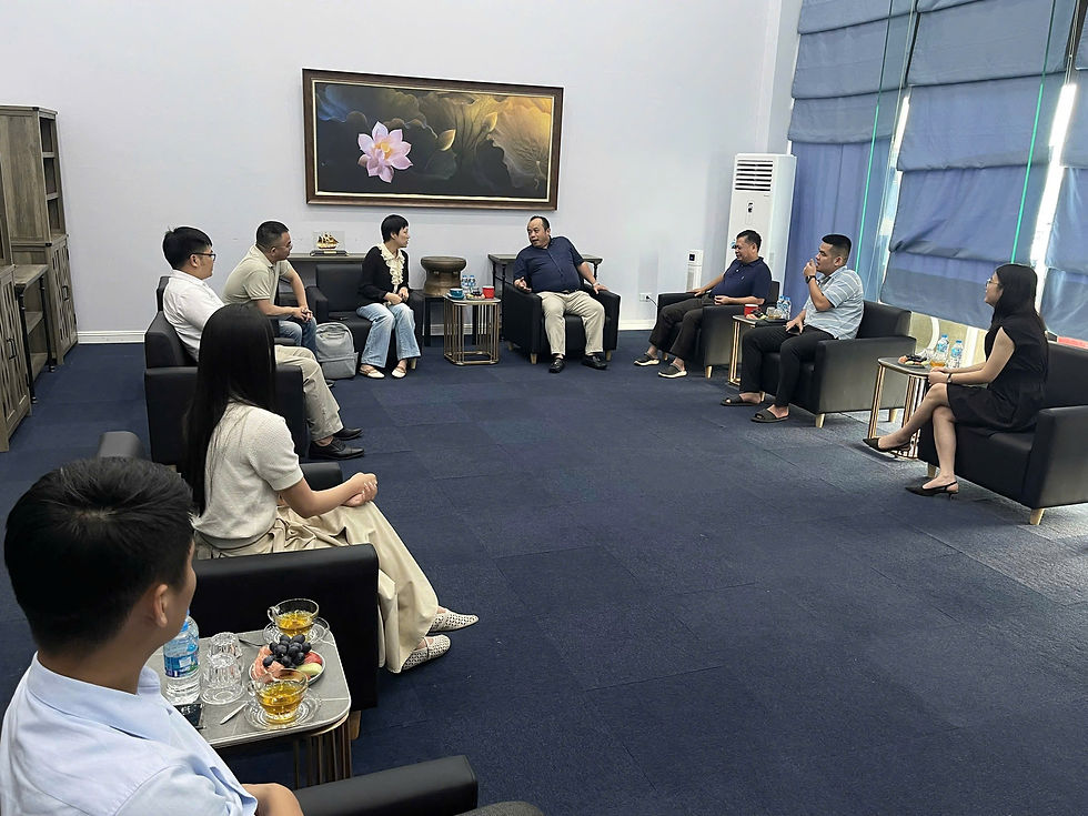 Buổi làm việc diễn ra cởi mở thân tình và hợp tác.
