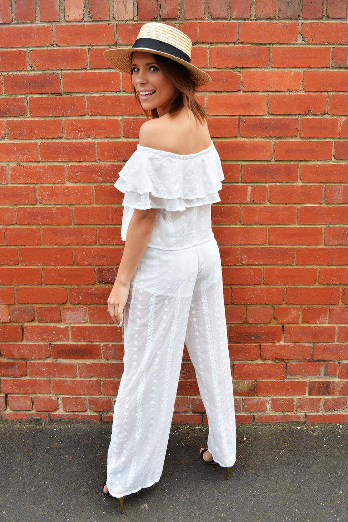 WHITE AND OFF-THE-SHOULDER FOR SPRING