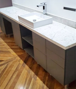 Baño Melamina con Cuarzo Picachos