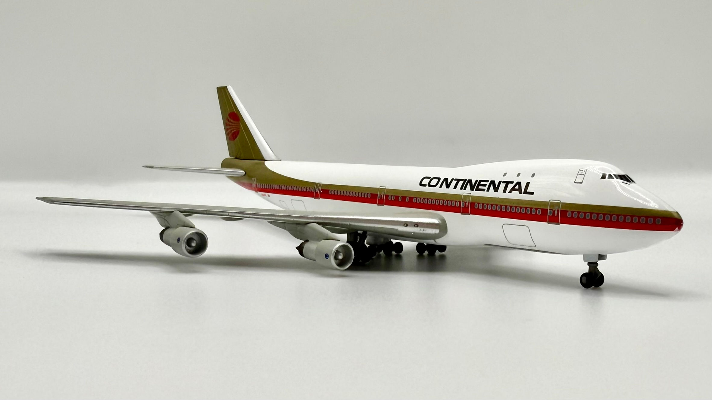 Dragon Wings 1:400 Continental Airlines 747-100 N603PE "Red Meatball"