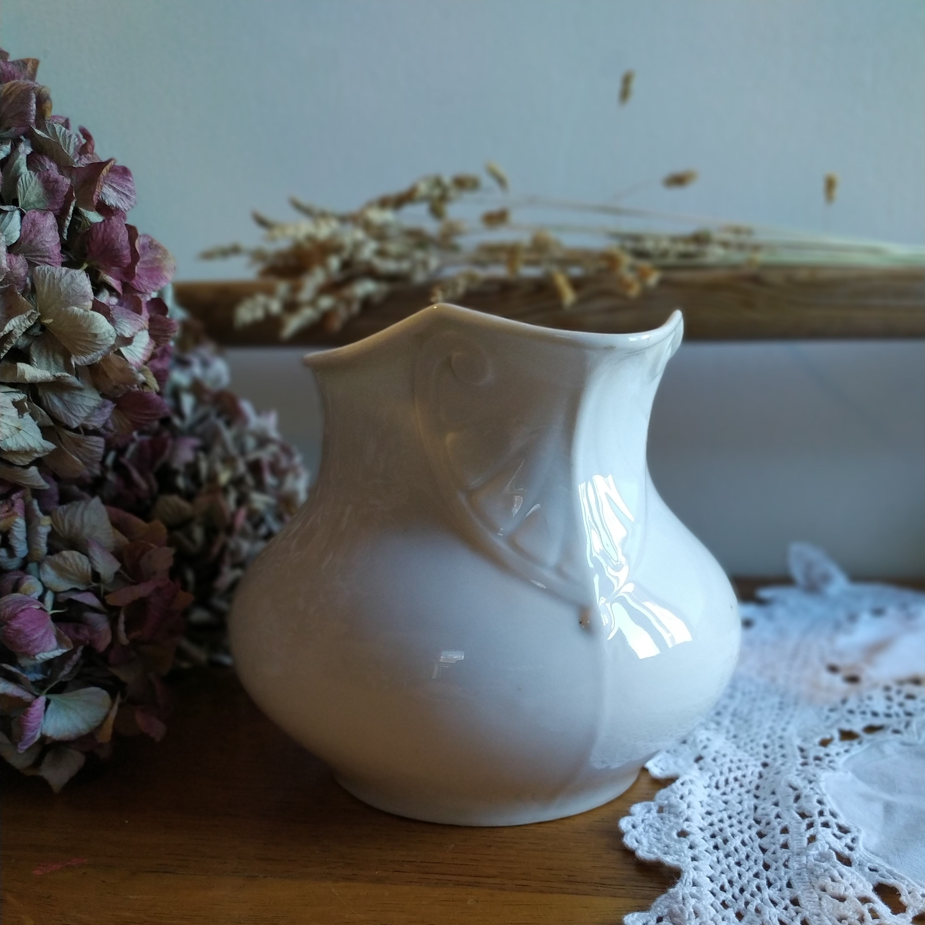 Pichet blanc 19eme début 20eme