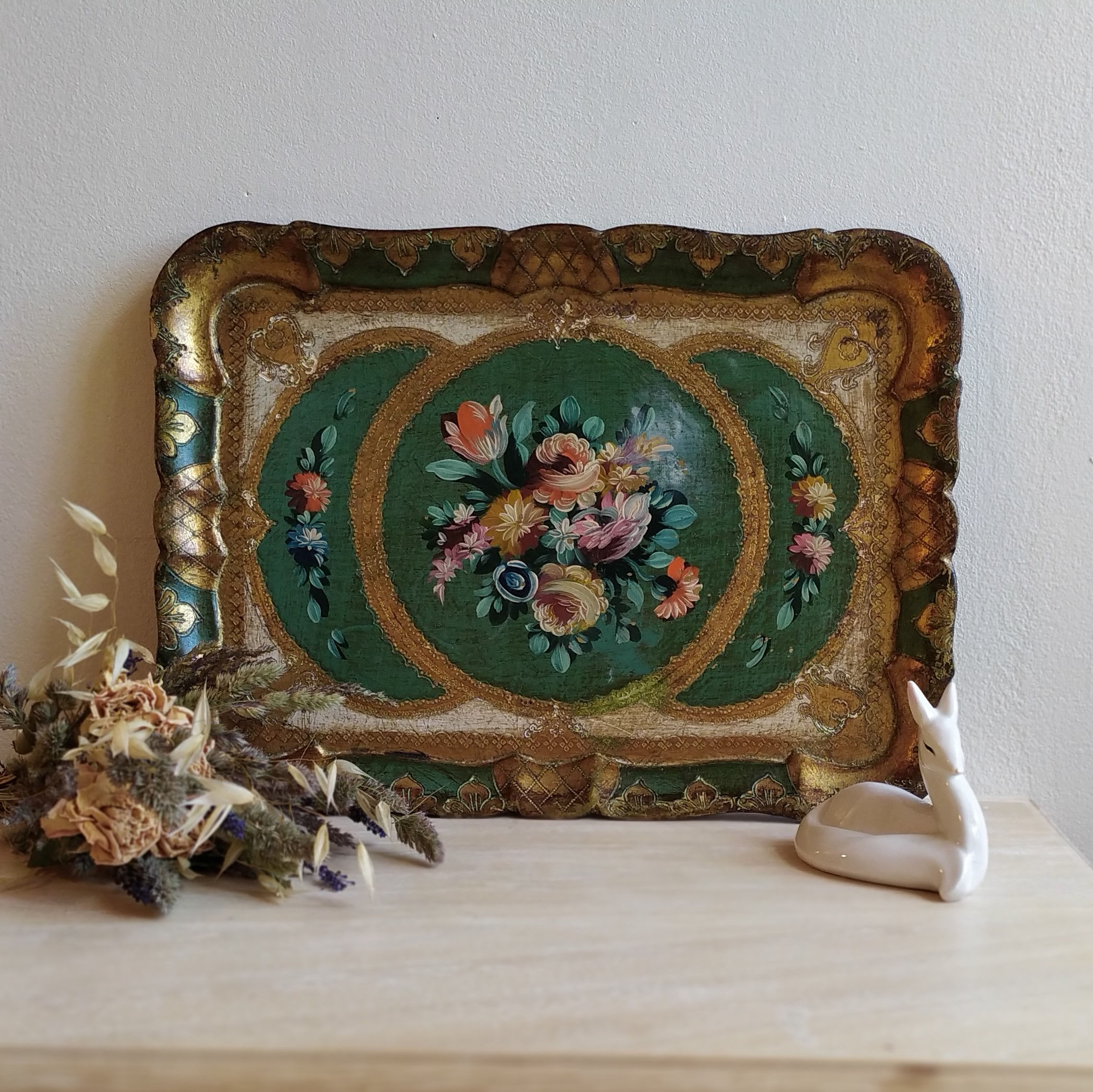 Plateau florentin décor floral et feuille d'or