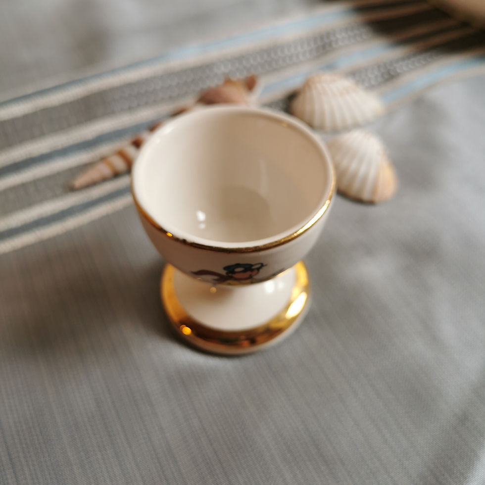 Miniature : Coquetier ancien en porcelaine