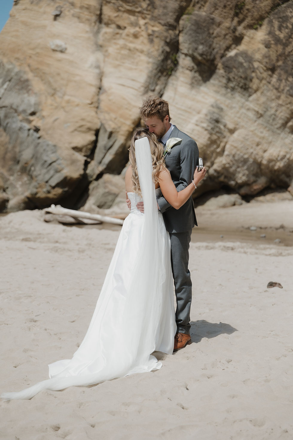 Morgan Reed Photography Coastal Wedding Photographer Documentary Style Cannon Beach Wedding Photographer Lake Michigan Wedding Cape Cod Wedding Boston Wedding Photographer