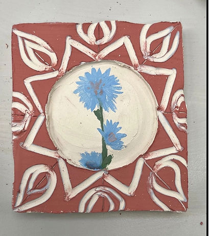 Square tile, floral henna with a flower painted in centre