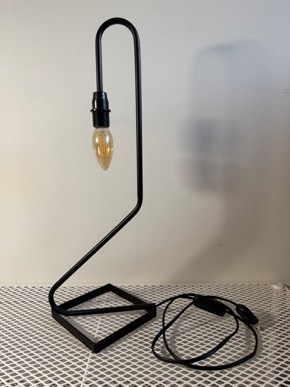 Thumbnail: Black Arch Table Lamp